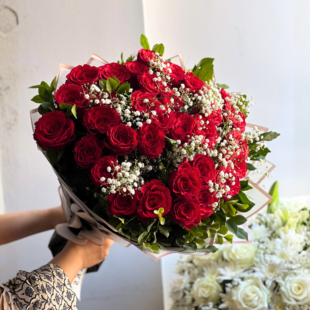 Mon Amour (30 stems of Rose)